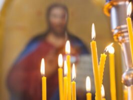 Κυριακή της Σταυροπροσκυνήσεως: Τι γιορτάζουμε στη μέση της Σαρακοστής istock 802362348 1200x630.jpg