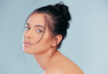 Messy bun: 4 τρικ για να το τελειοποιήσετε messy bun 1024x683.jpg