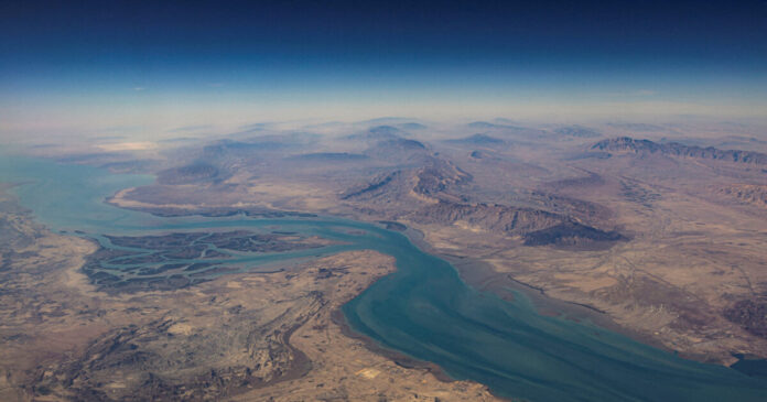 strait of hormuz r 1200x630.jpg