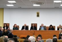 Τέμπη: Η άγρια κόντρα Σεβαστίδη – Κωνσταντοπούλου, το «λίφτινγκ» στην αίθουσα και το πλάνο δικαστών και αστυνομίας για την δίκη tempi dikastirio 1 1200x630.jpg