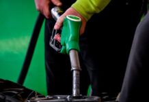 Στο μικροσκόπιο της κυβέρνησης οι επιπτώσεις του πολέμου: Σχέδιο δράσης με τρία σενάρια για ανακούφιση των νοικοκυριών venzini kausima petrelaio pratirio eurokinissi 1200x630.jpg