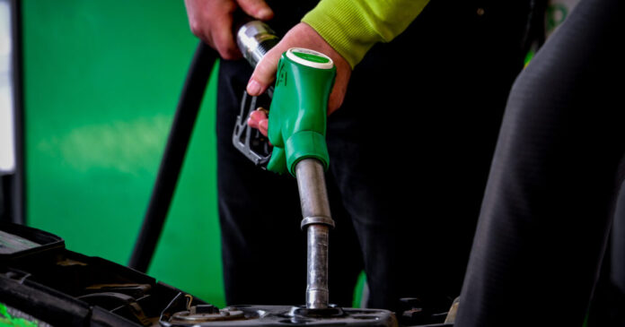 venzini kausima petrelaio pratirio eurokinissi 1200x630.jpg venzini kausima petrelaio pratirio eurokinissi 1200x630.jpg