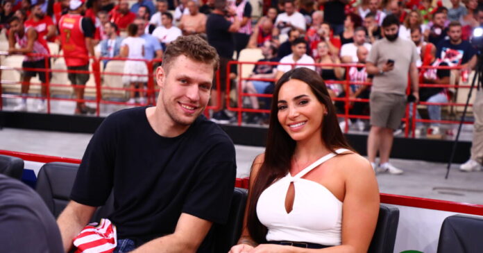 vezenkov eleutheriadou 1200x630.jpg