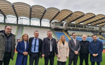 vroutsis 1200x630.jpg