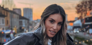 47d8eec99bdf438b355815efd5e5e8af XL.jpg