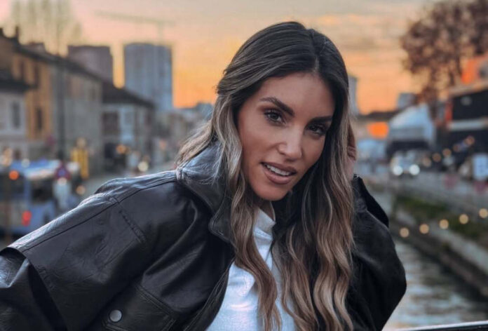 47d8eec99bdf438b355815efd5e5e8af XL.jpg