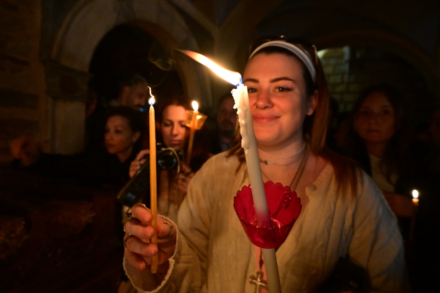 Πώς καθιερώθηκε ο εορτασμός του Πάσχα: Οι τρεις «Αναστάσεις» και έθιμα από όλη την Ελλάδα
