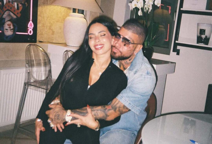 6e7c00a40af331a1bcc70e132238821a L.jpg