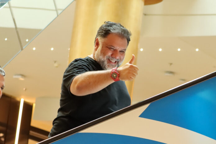 9b62ea92164bc44ead58f26c83d5596d XL.jpg