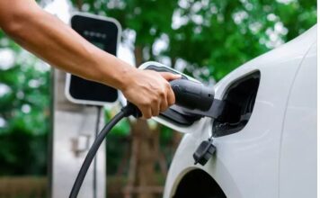 Kinoumai Hlektrika 1.jpg