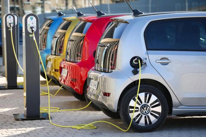 Kinoumai ilektrika 1 1.jpg