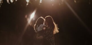 Ntantades tis geitonias 1 1.jpg