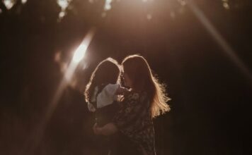 Ntantades tis geitonias 1 1.jpg