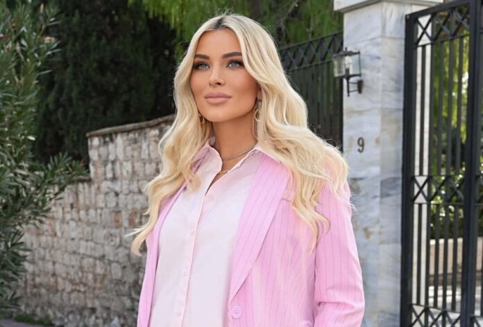 a72d38efd512d1d3d54cf1e211330e1b L.jpg