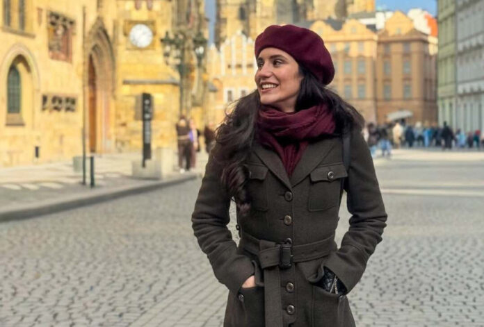 a8e25472ebc447f6298bf326dfde3f79 L.jpg