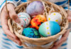 Πώς να βάψετε χρωματιστά πασχαλινά αυγά abgta.jpg