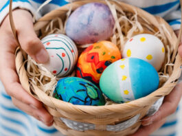Πώς να βάψετε χρωματιστά πασχαλινά αυγά abgta.jpg