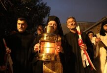 Το Άγιο Φως ταξιδεύει από το Μετόχι του Παναγίου Τάφου στην Πλάκα σε όλη τη χώρα – Με τιμές αρχηγού κράτους έγινε η υποδοχή του agio fos metoxi2 1 1200x630.jpg