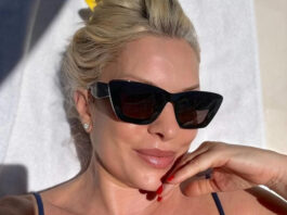 Ελένη Μενεγάκη: Ποζάρει κάνοντας ηλιοθεραπεία στην Ισπανία και στέλνει μήνυμα με πολλαπλούς αποδέκτες e1220851788d5bb318de0779fe816422 L.jpg