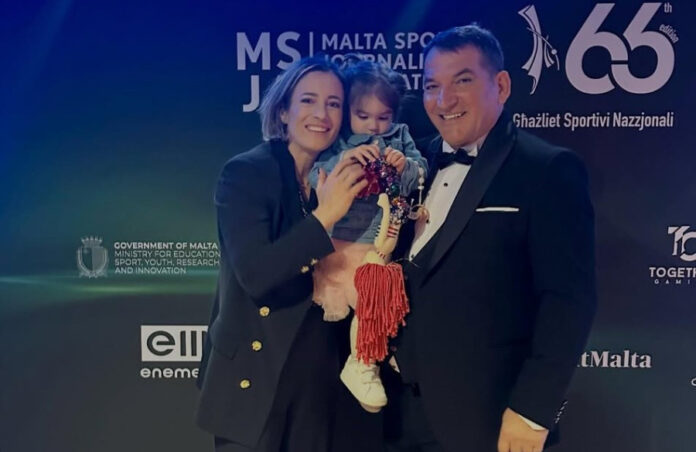 e372bf03d4a8b0353472128fba82ed51 L.jpg