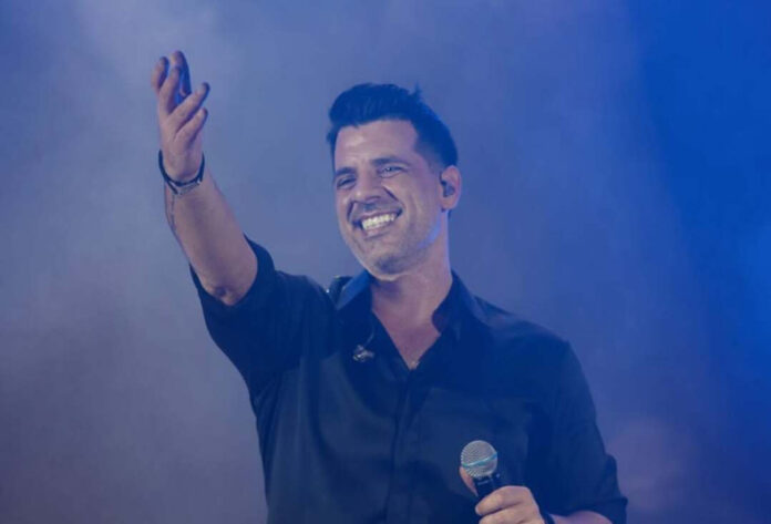 fbd2f4f0f354be9389dc6a072e8d3b41 L.jpg