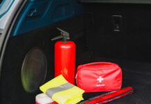 Το φαρμακείο του αυτοκινήτου αλλάζει: Τα 16 αντικείμενα που πρέπει να περιέχει από τις 18 Ιουνίου firstaid istock 2228591003 1200x630.jpg