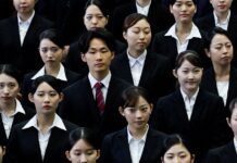 japan toky ergazomenoi reuters 1200x630.jpg