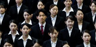 japan toky ergazomenoi reuters 1200x630.jpg