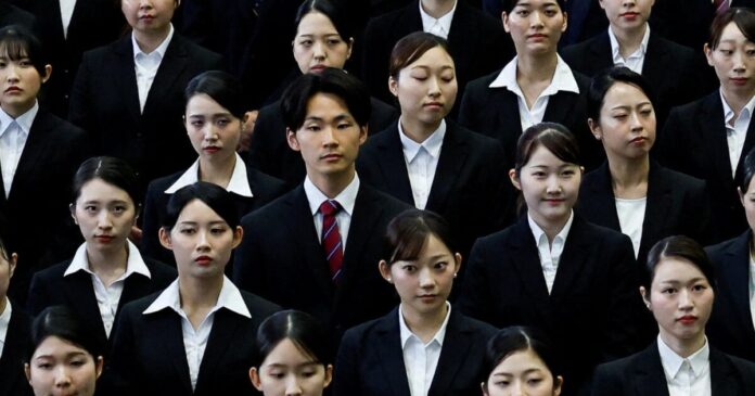 japan toky ergazomenoi reuters 1200x630.jpg