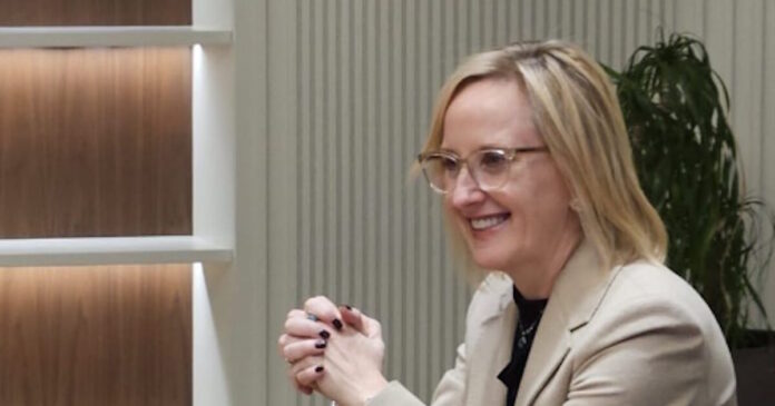 julie davis 29042026 1200x630.jpg