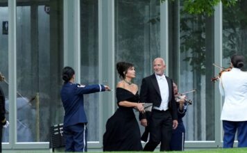 lauren sanchez2 1200x630.jpg