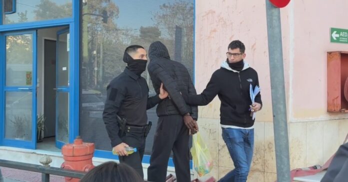 liosion 16xronos orangepress 1200x630.jpg