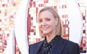 lisa kudrow 1200x630.jpg