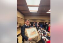 Μακρόν: Το συμβολικό δώρο από τον διάσημο Ιάπωνα animator Χαγιάο Μιγιαζάκι που μιλά για την ελευθερία macron 1200x630.jpg