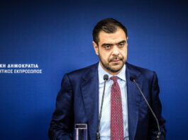 Μαρινάκης κατά Τσίπρα για διάγγελμα Μητσοτάκη: «Όσο πέφτει στις δημοσκοπήσεις, τόσο περνάει πάνω από τον πήχη του θράσους» marinakis pavlos 3 1200x630.jpg