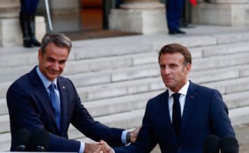 mistotakis macron 1200x630.jpg