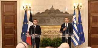 mitsotakis makron 3 618x412.jpg