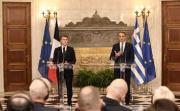 mitsotakis makron 3 618x412.jpg