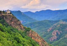 moni metamorfoseos 1200x630.jpg