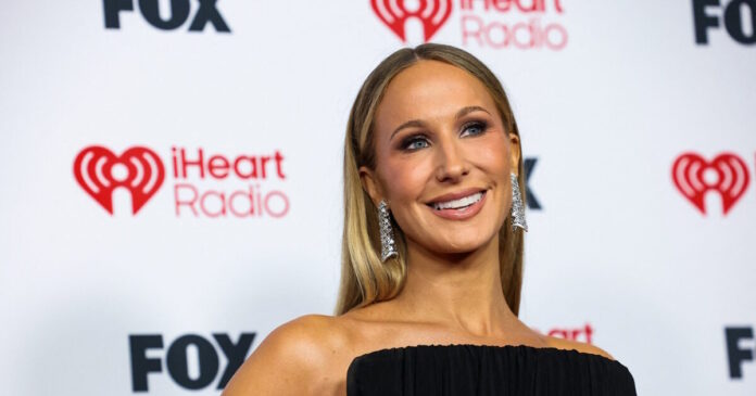 nikki glaser 1200x630.jpg