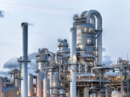 Πετρέλαιο: «Κατρακυλούν» οι τιμές μετά την είδηση της συμφωνίας εκεχειρίας oil facilities 5 1200x630.jpg