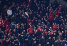 Οπαδοί του Ολυμπιακού στην προπόνηση, ενόψει Παναθηναϊκού: «Να ματώσετε τη φανέλα» olympiakos opadoi eurokinissi 1200x630.jpg