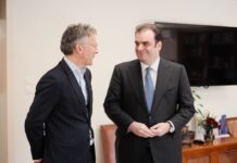 pierrakakis Dijsselbloem.jpeg