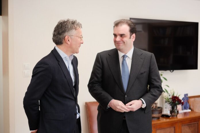 pierrakakis Dijsselbloem.jpeg