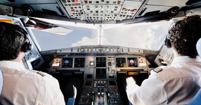 pilotos aeroplano istock 1 1200x630.jpg