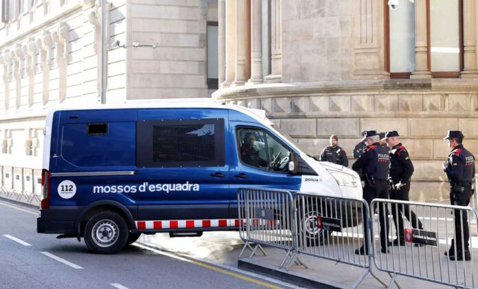 spain police scaled 1.jpg