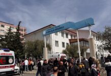 Τουρκία: Με 5 όπλα έσπειρε τον θάνατο στο σχολείο ο 15χρονος δράστης – Συνελήφθη ο πρώην αστυνομικός πατέρας του sxoleio toyrkia 1200x630.jpg