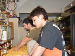 tsoureki apeempe 1200x630.jpg