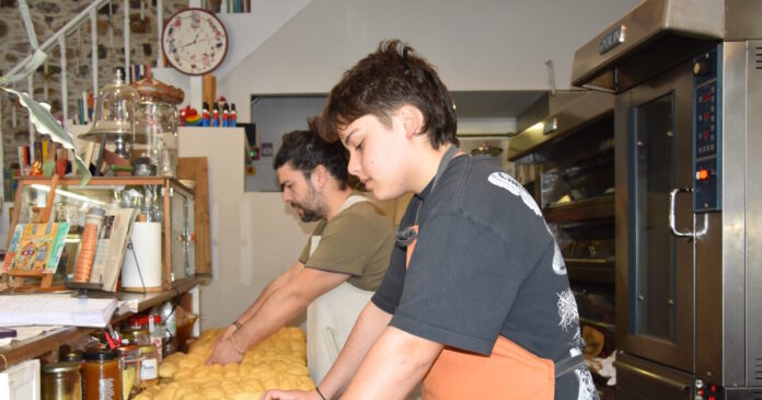 tsoureki apeempe 1200x630.jpg tsoureki apeempe 1200x630.jpg