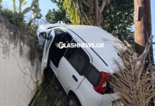 Χανιά: Τροχαίο με αυτοκίνητο να «σκαρφαλώνει» κάθετα σε τοίχο, φωτογραφίες xania troxaio2 06042026 1200x630.jpg